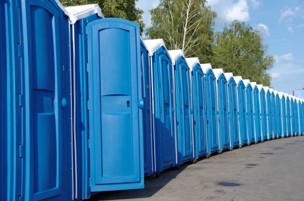 Best Luxury portable toilet rental  in Ellwood City, PA